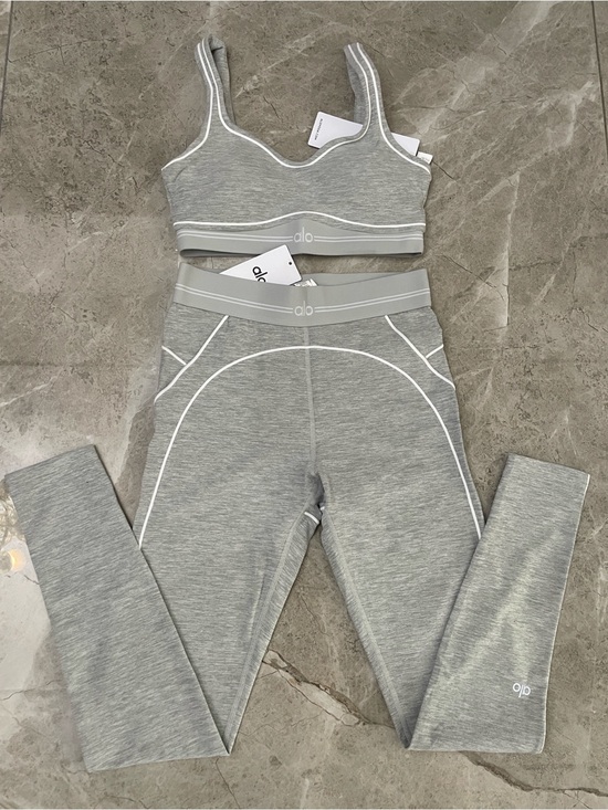 ALO Yoga Other - ALO Yoga Light Gray High-Waist Leggings & Matching Sports Bra Set